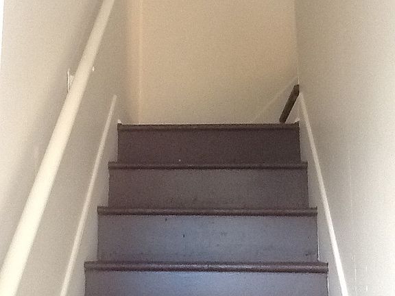 4th image of 572 Lilly Ave