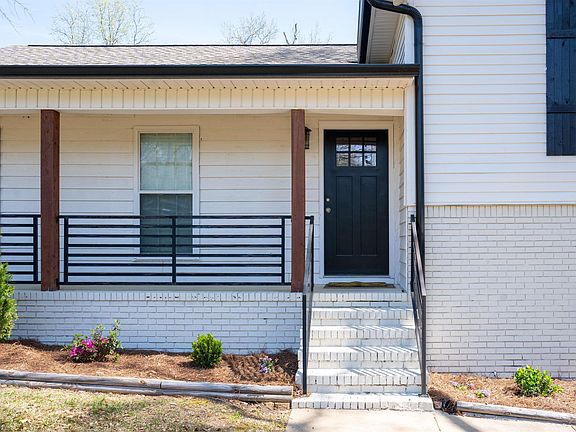 5th image of 2109 Larkspur Ln