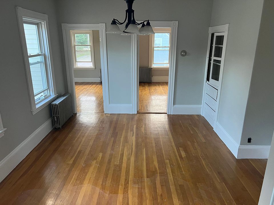 1st image of 31 Albertina St #2