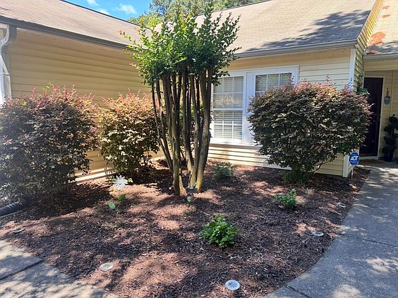 3rd image of 120 Bellegrove Dr