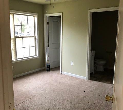 3rd image of 610 Clyde Ave