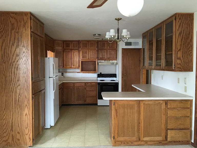 1203 Hendrix Ave — Photo 2