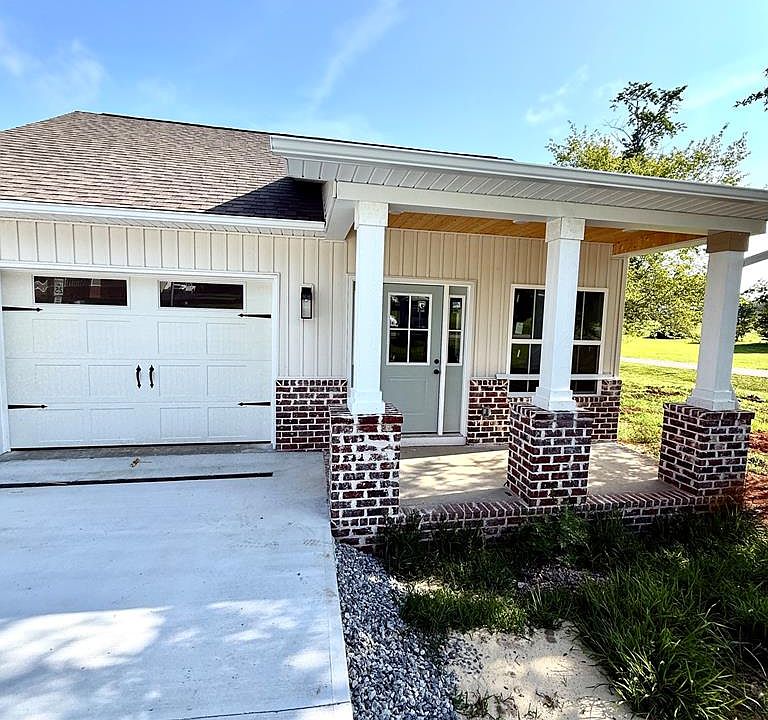 1st image of 114 Honeysuckle Ln