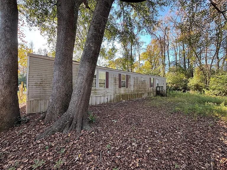 1233 Suncrest Cir — Photo 2