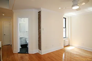 Rented by aptsandlofts.com