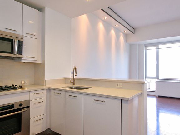3rd image of 635 W 42nd St APT 30C