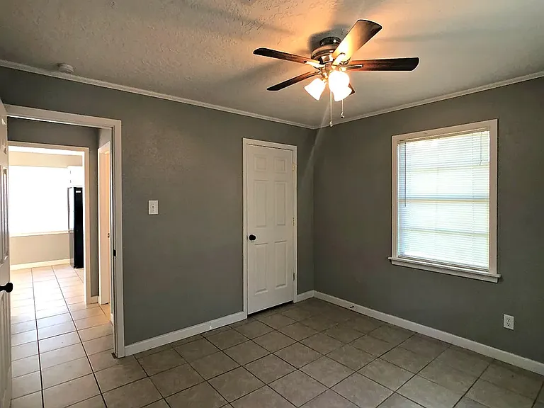 435 S Beech St — Photo 6