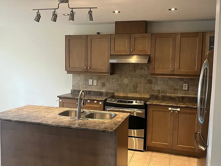 336 Drummond Dr — Photo 3