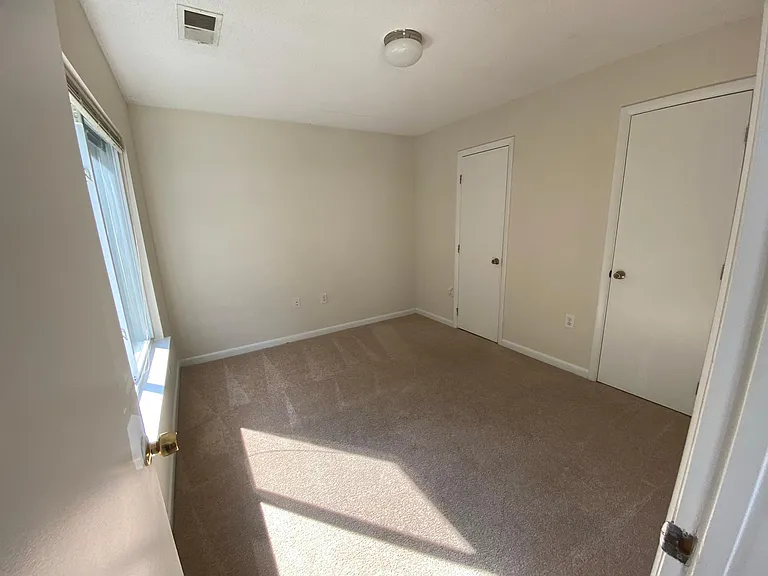 Lake Park Co-living Rooms — Photo 15