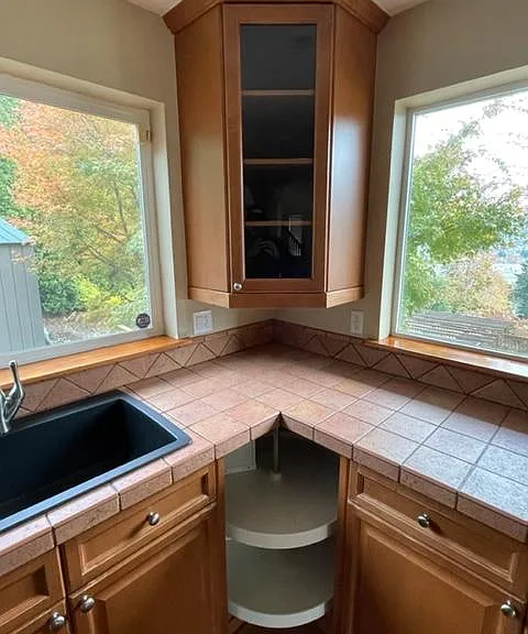 221 Lind Ave NW — Photo 37
