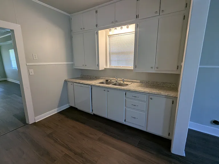 30 E Drummond St — Photo 5