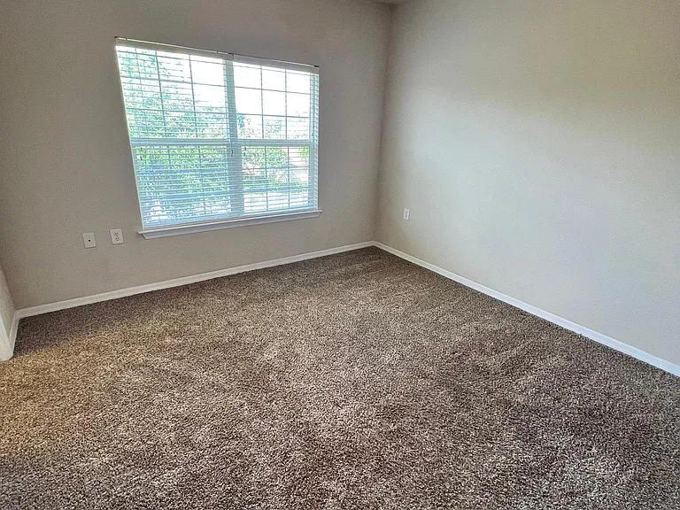 1410 Villa Capri Cir #306 — Photo 20