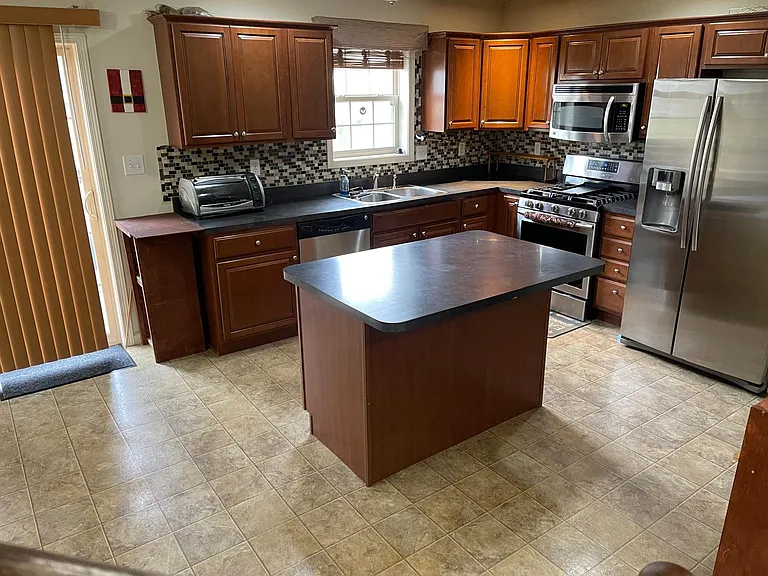 6399 Creekbend Dr — Photo 9