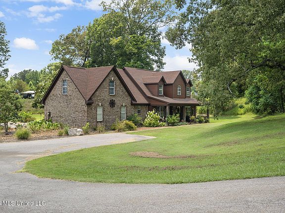 2nd image of 6193 Nesbit Rd