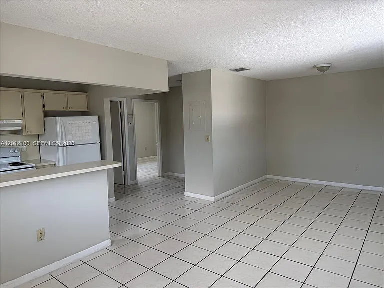 837 SE 8th Ct #2 — Photo 4