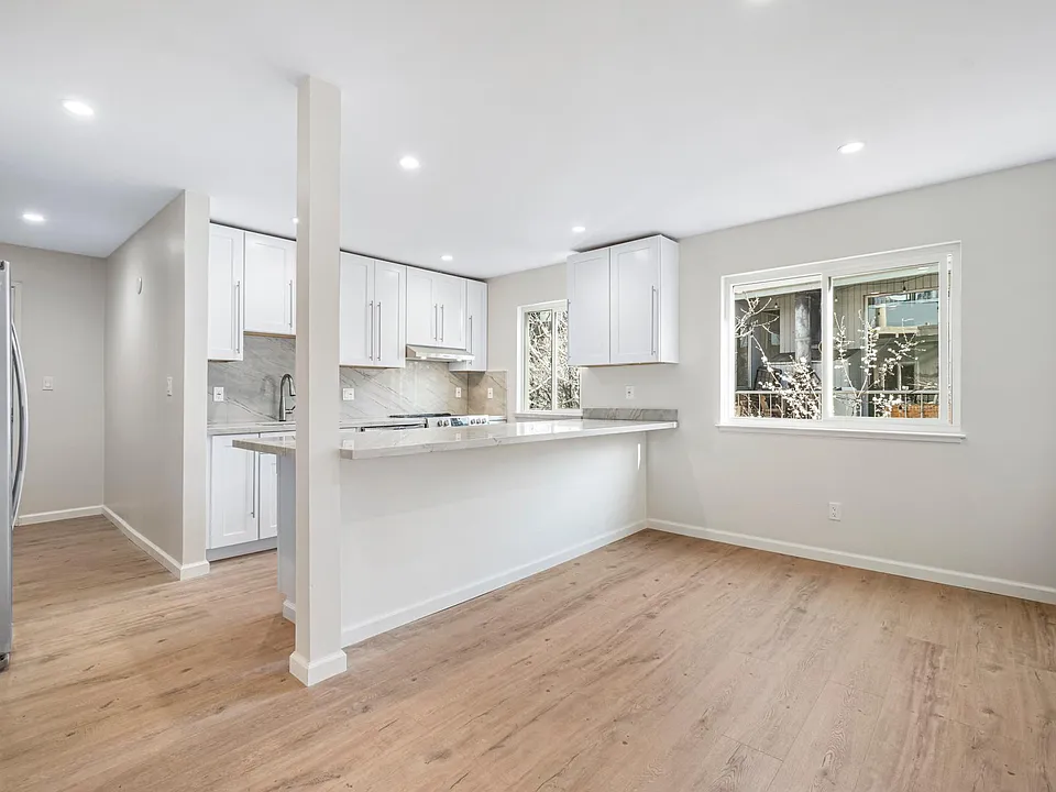 155 Pearl St #308
