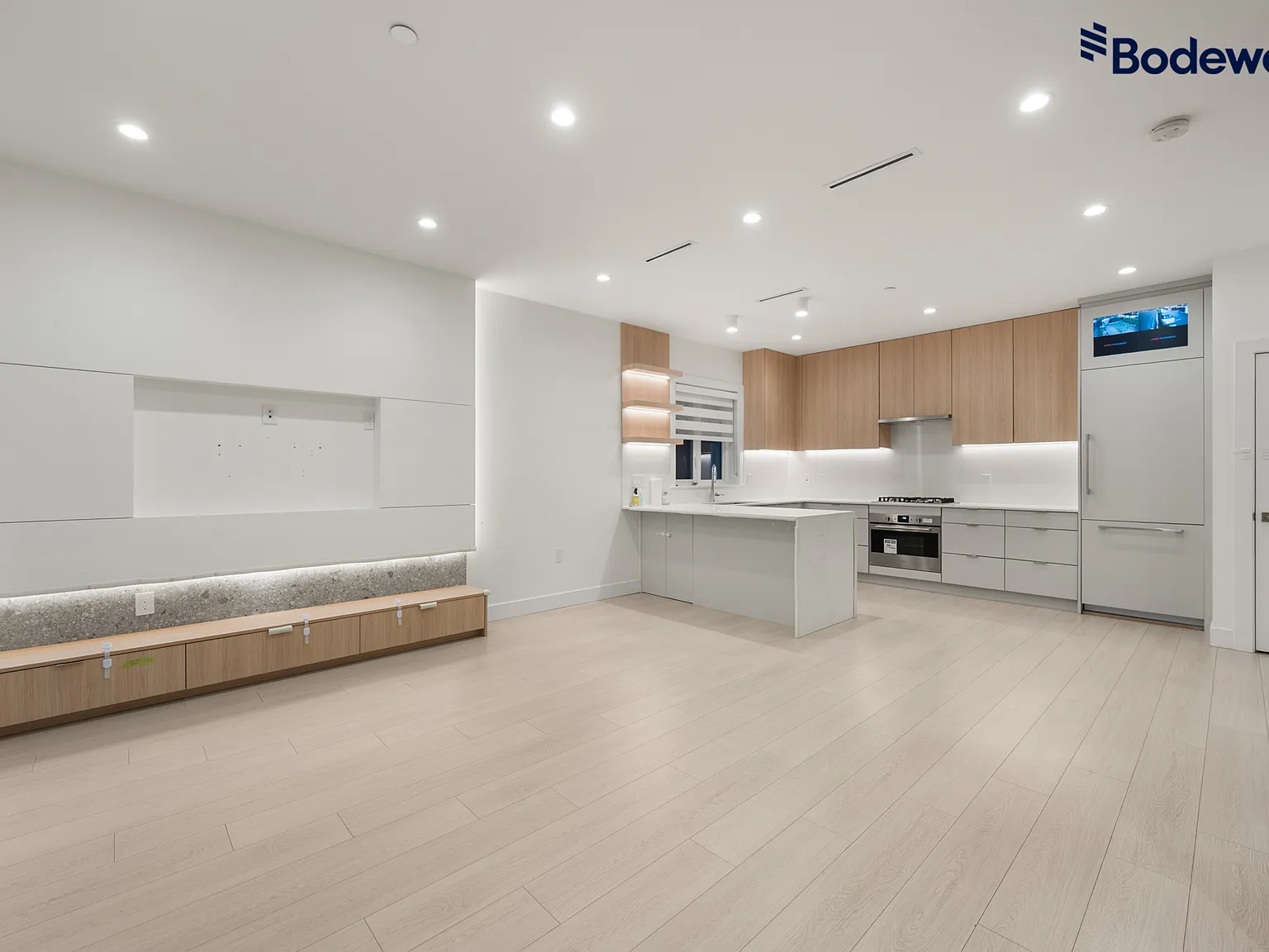 Graveley Street Duplex — Photo 4
