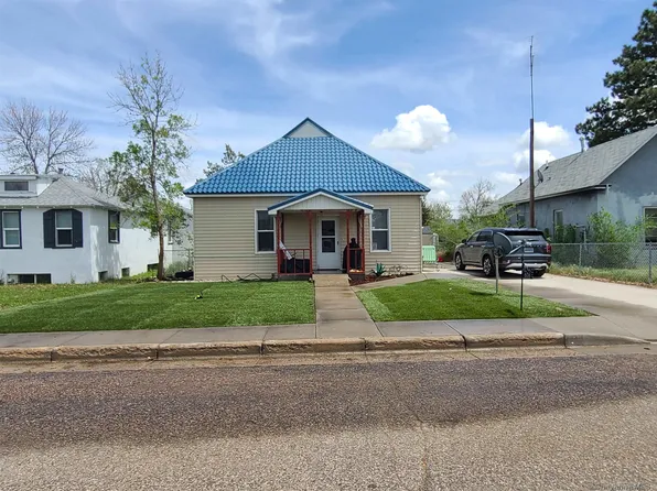 606 14th St, Wheatland, WY 82201