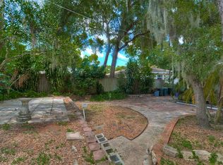 2318 Green Lawn St, Brandon, FL 33511