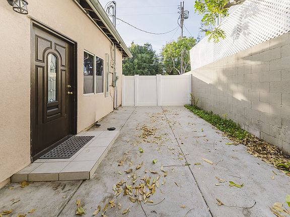 4th image of 6742 Morella Ave