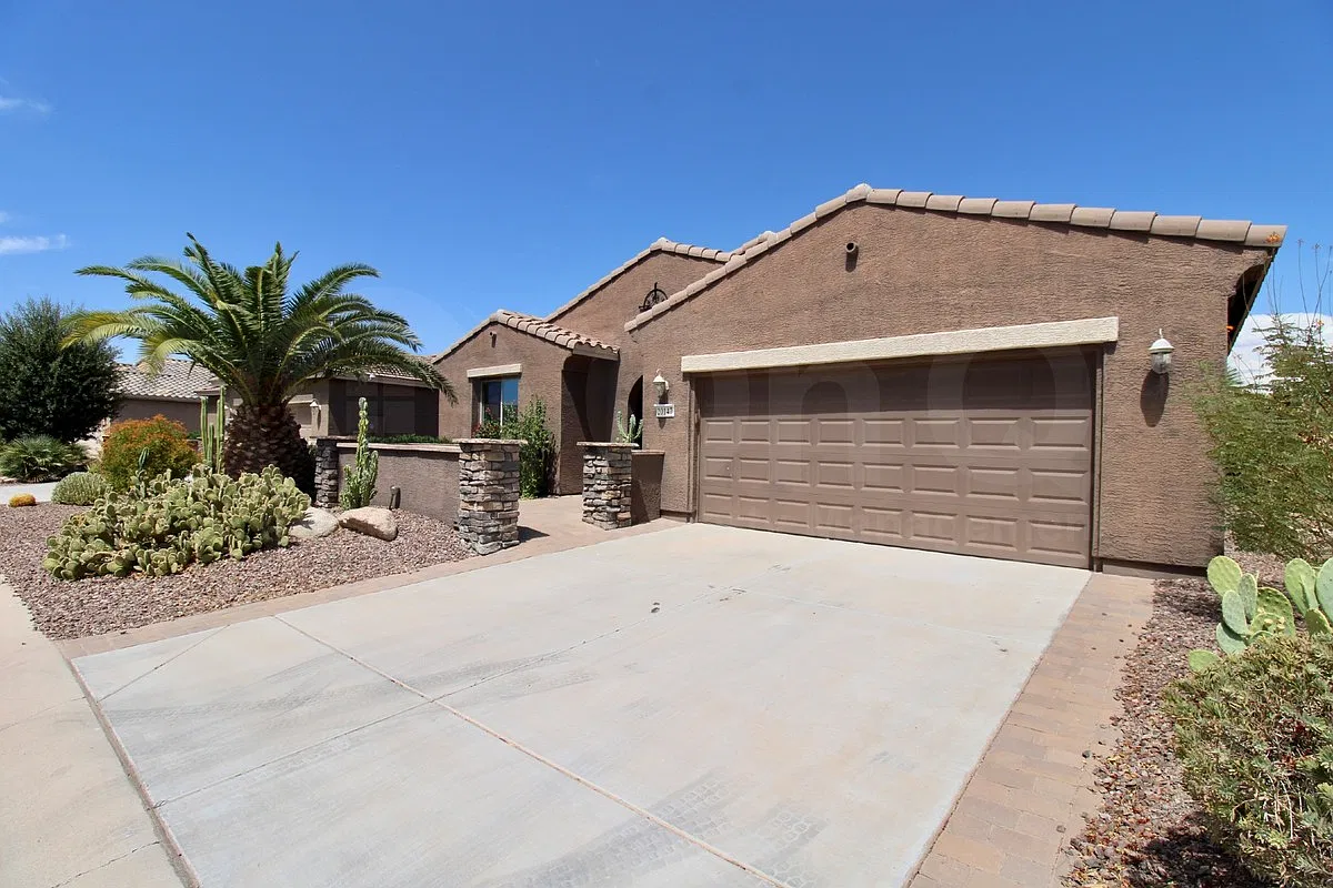 2 bed, 2.0 bath, 1566 sqft, $2,050 — Photo 2