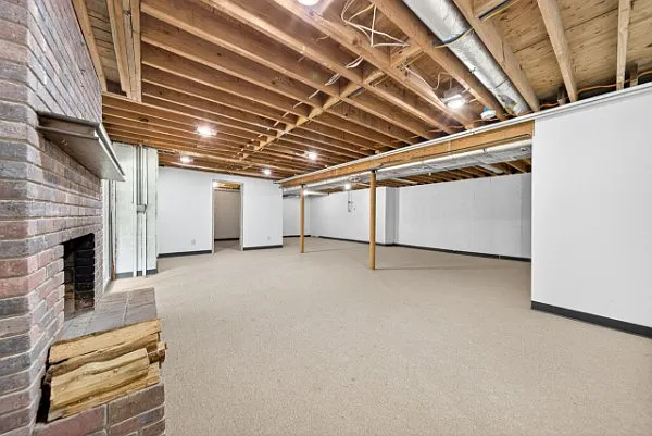 121 Caldwell Dr — Photo 35