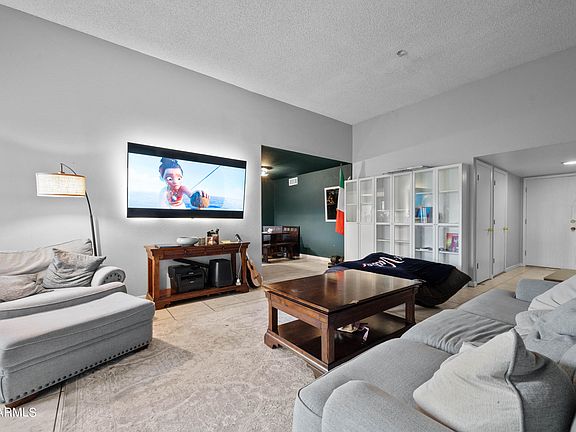 4th image of 2109 W CLAREMONT Street
