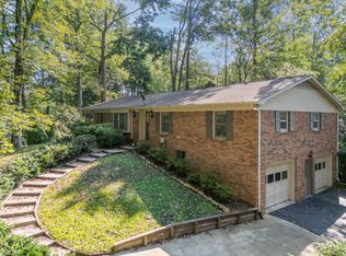 24 Peachtree Ln, Hendersonville, NC 28791