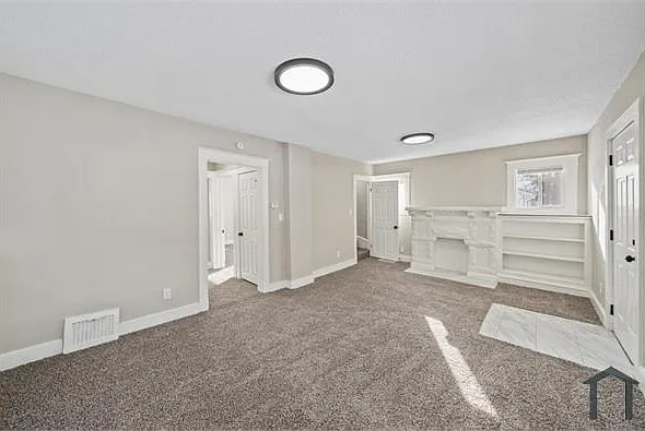 2713 Elmwood Ave — Photo 7