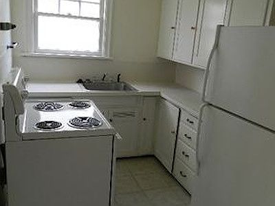 4th image of 934-A Highland Ave