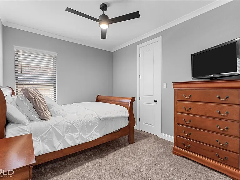 231 Conti Way — Photo 21