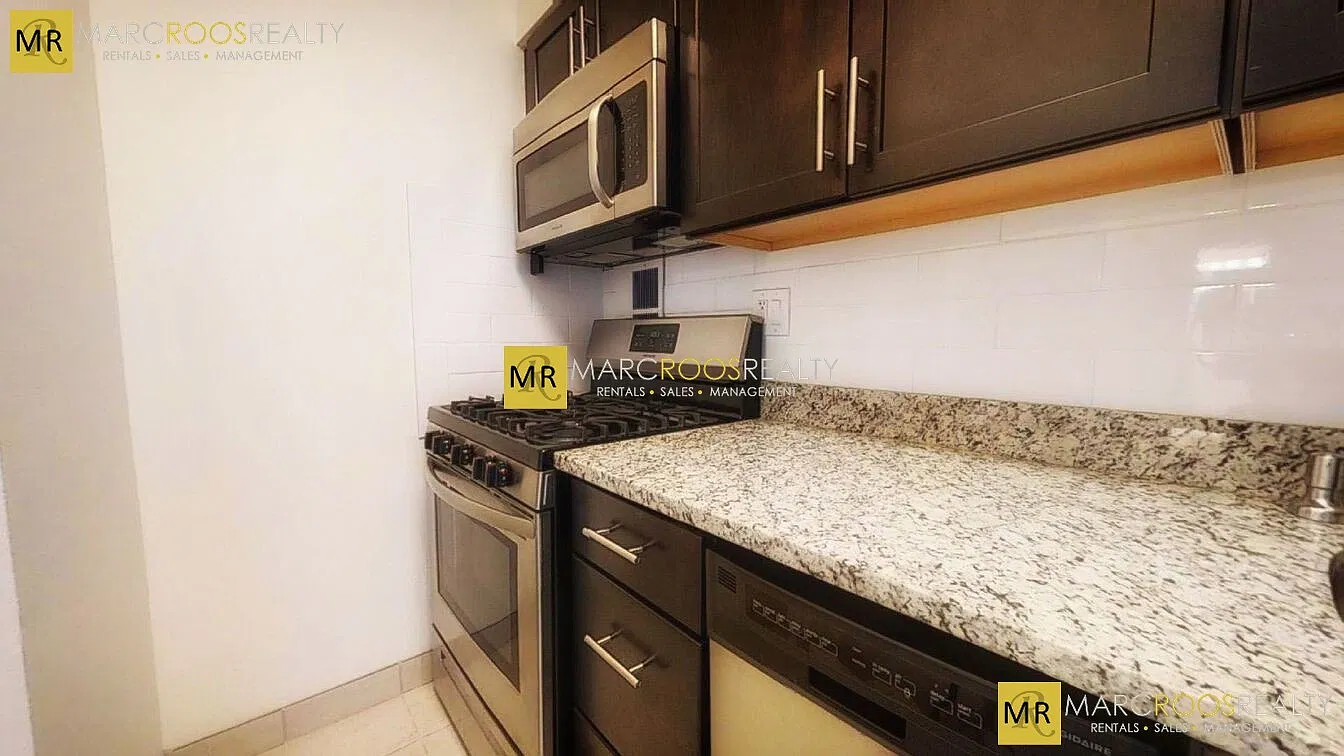 3 bed, 1.5 bath, $4,875 — Photo 1