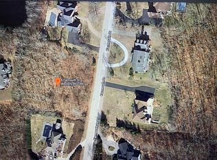 8 Yarmouth Dr, Westerly, RI 02891