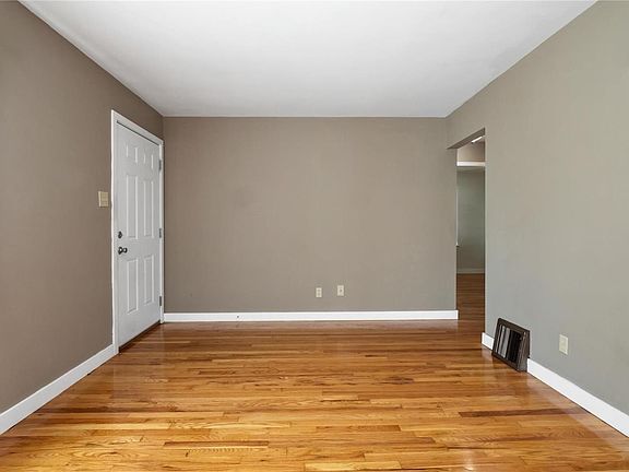 3rd image of 10621 Saint Philip Ln