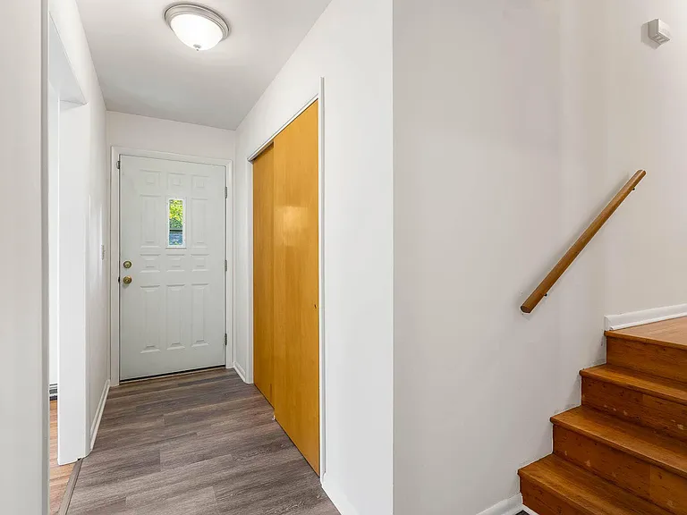 2107 Garden Dr — Photo 2