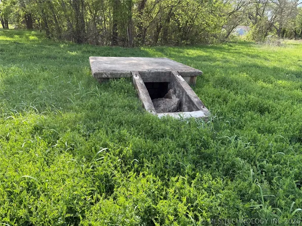 6 W Adler Ave, Davis, OK 73030