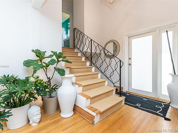 3rd image of 433 Perugia Ave
