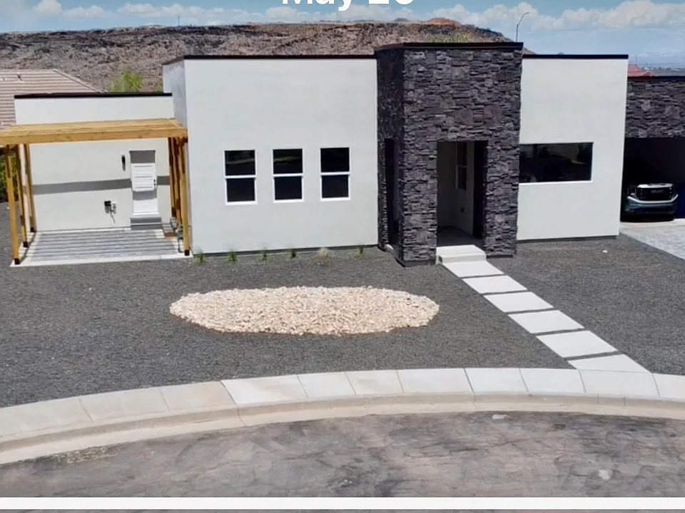 854 Crystal Dr