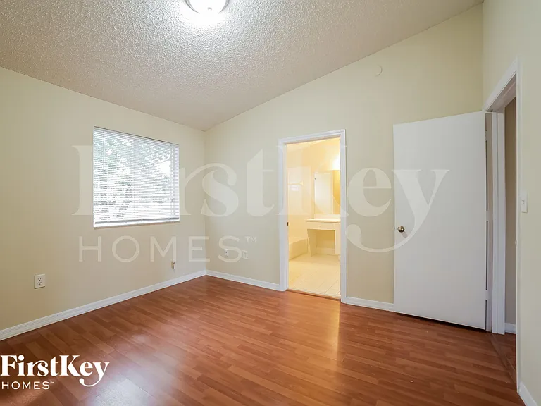 14048 SW 179th St — Photo 7