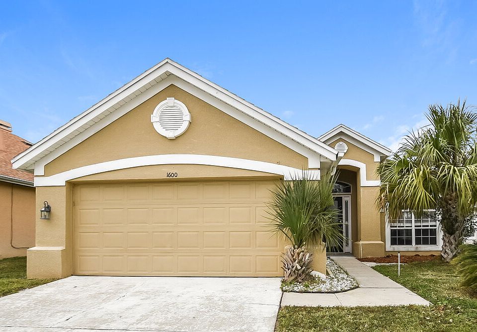 1st image of 1600 The Oaks Blvd
