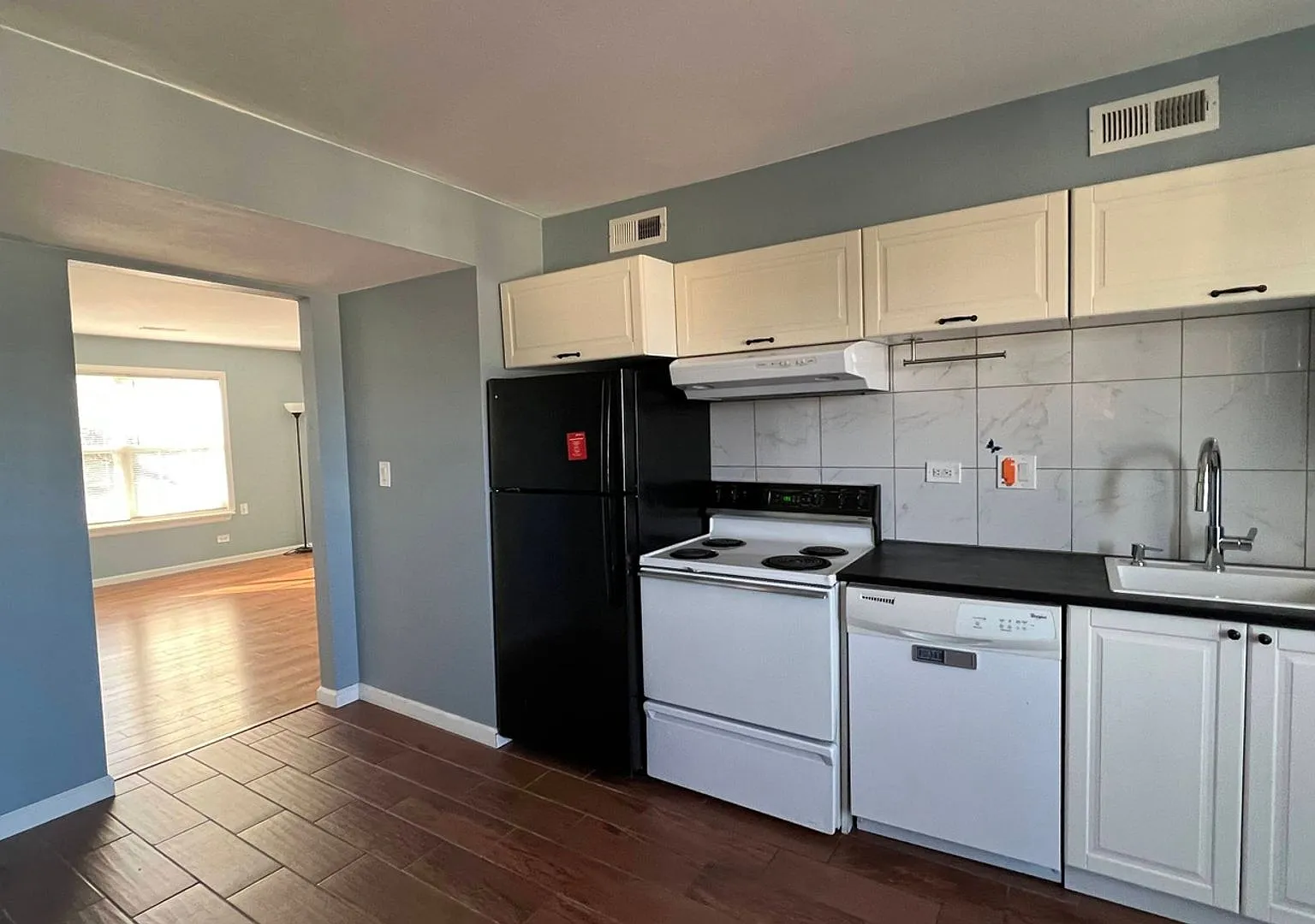 Convenient Denver 2-Bed Condo Near Walmart, Cherry Creek & I-25 — Photo 4