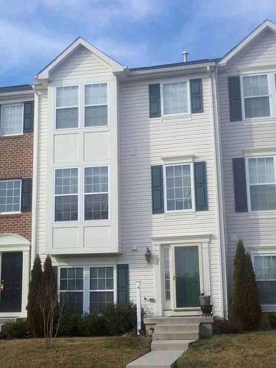 1st image of 720 Wineberry Way