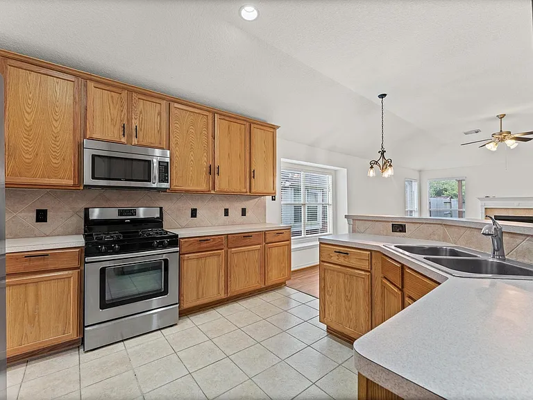24911 Sandusky Dr — Photo 11