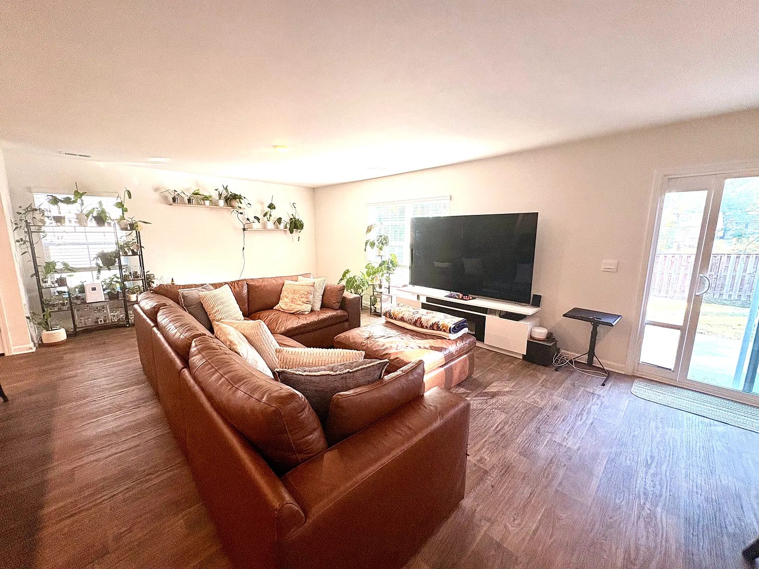 4 bed, 2.5 bath, 2174 sqft, $2,450 — Photo 2