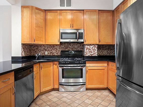 2nd image of 330 Bergen St APT 4D