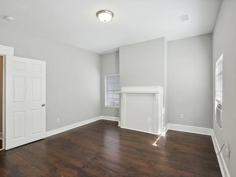 1002 W 44th St — Photo 8