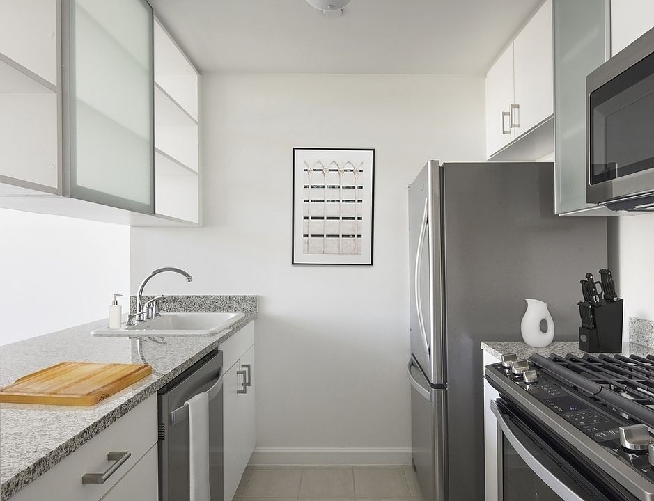 1st image of 500 W 56th St APT 1616