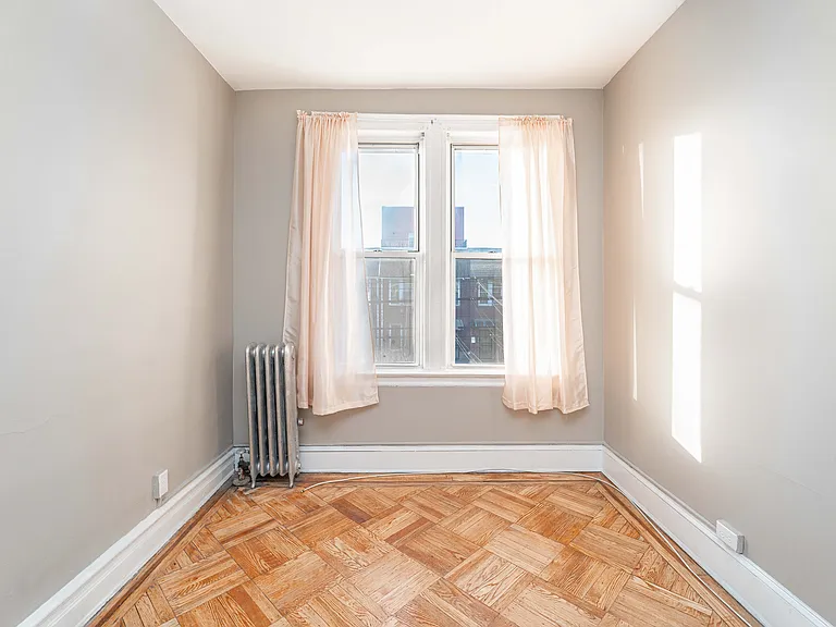 25-65 46th St #2 — Photo 5