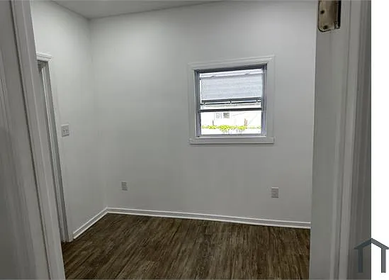 5545 Harmer St — Photo 5