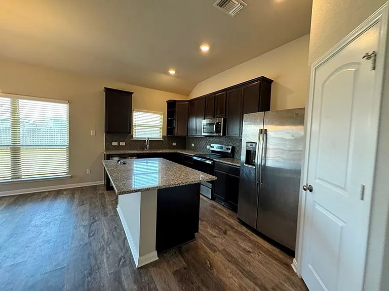 1908 Delano Dr — Photo 12